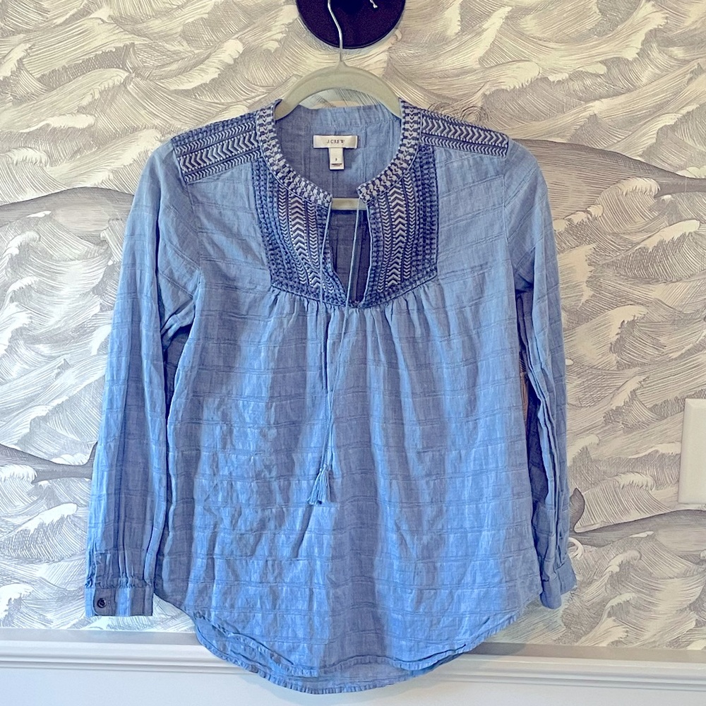 J. CREW Embroidered chambray popover top with tassels. Size 0